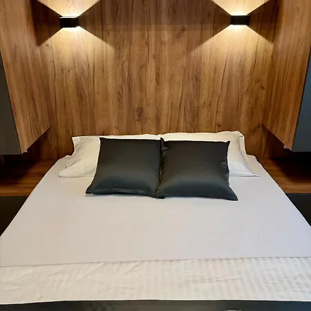 Апартаменти Riverside Downtown Скоп'є