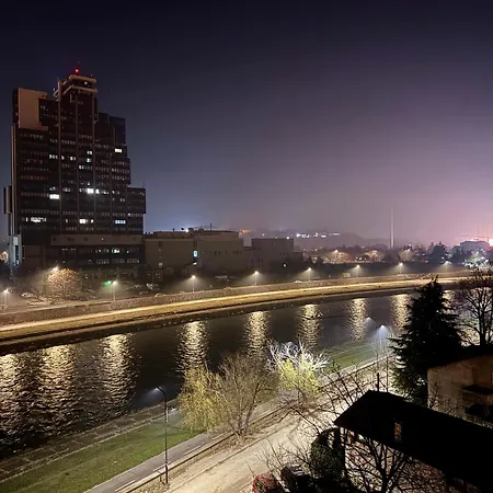 Апартаменти Riverside Downtown *