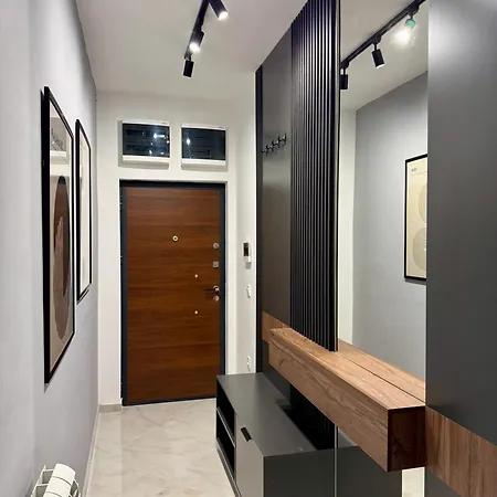 Riverside Downtown Апартаменти *