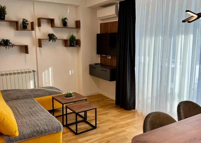 Riverside Downtown Apartment